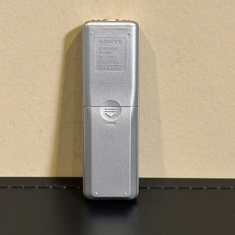 Sony ICD-B600 Digital IC Voice Recorder Silver Handheld Dictation Device